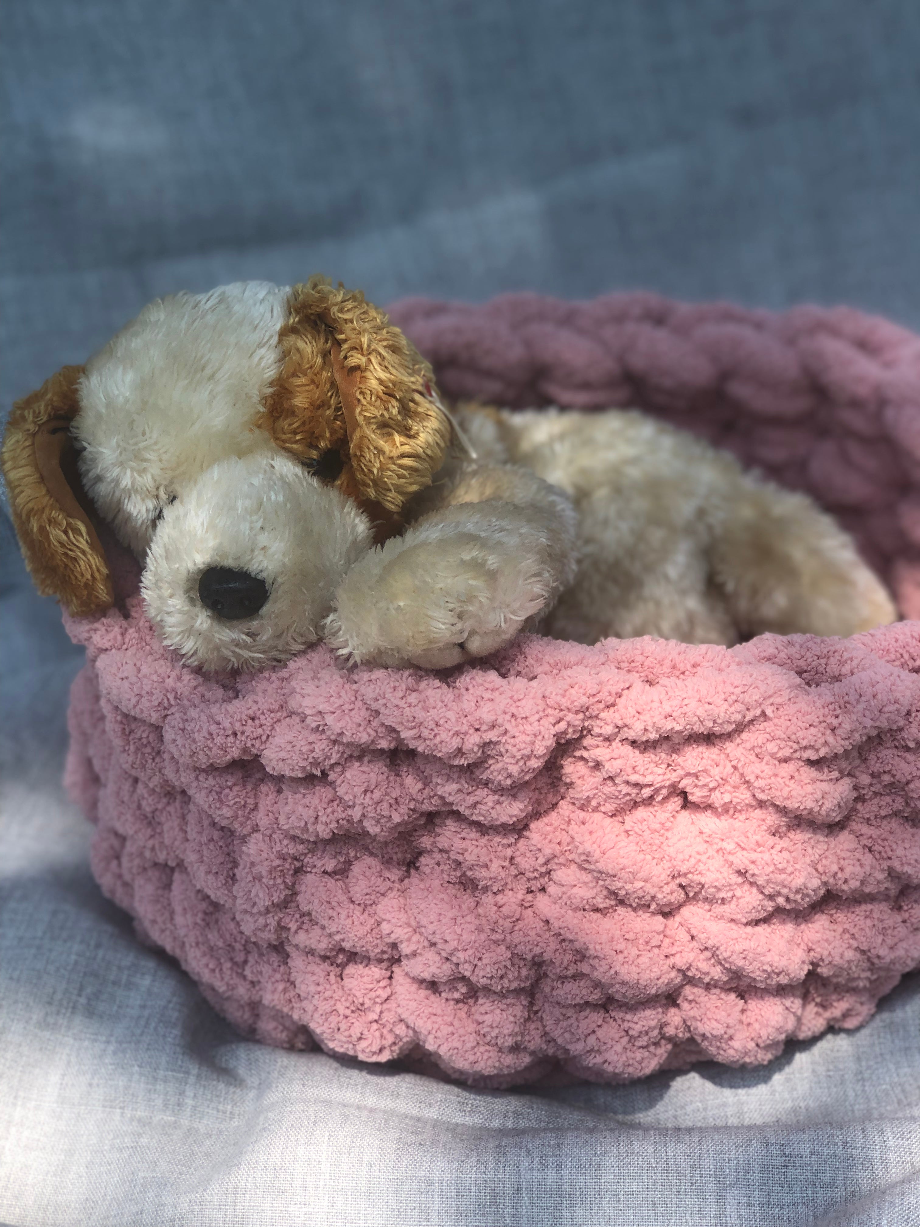 Plush Knit Pet Bed/Basket